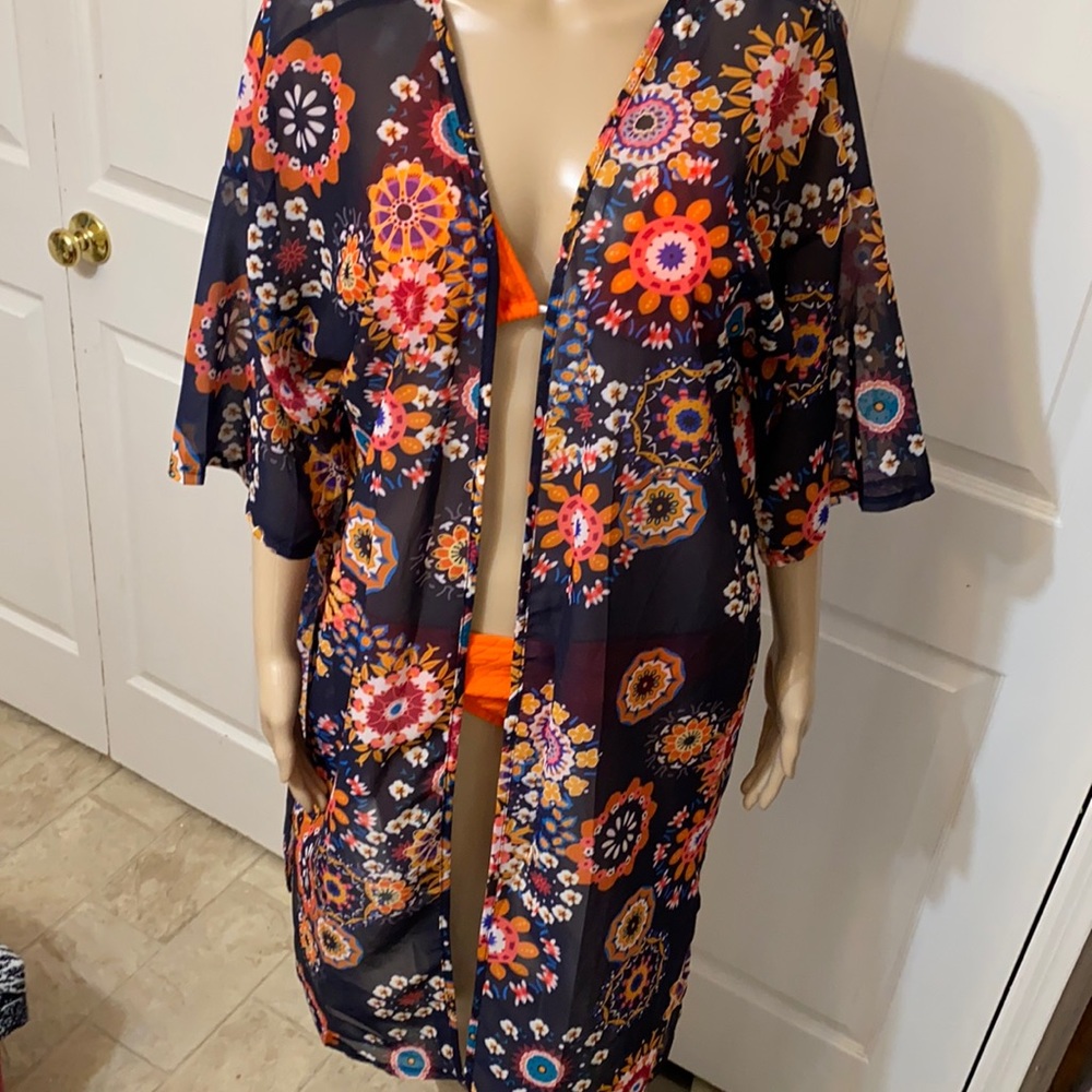 GD KeY cover up size small NWT